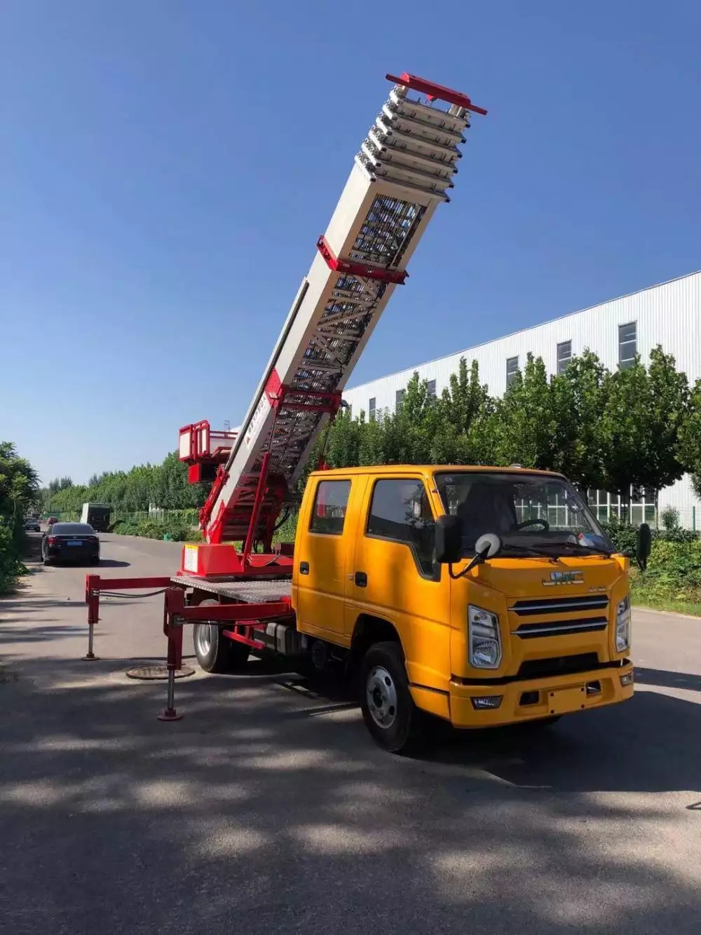 威县县附近的云梯车出租服务：轻松解决高空作业需求