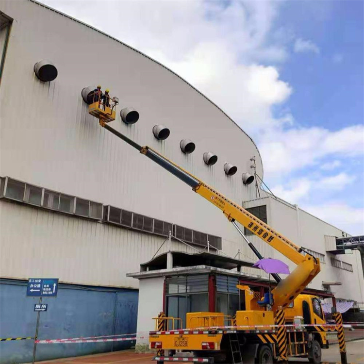 威县县高空作业车出租服务：专业广告牌安装解决方案