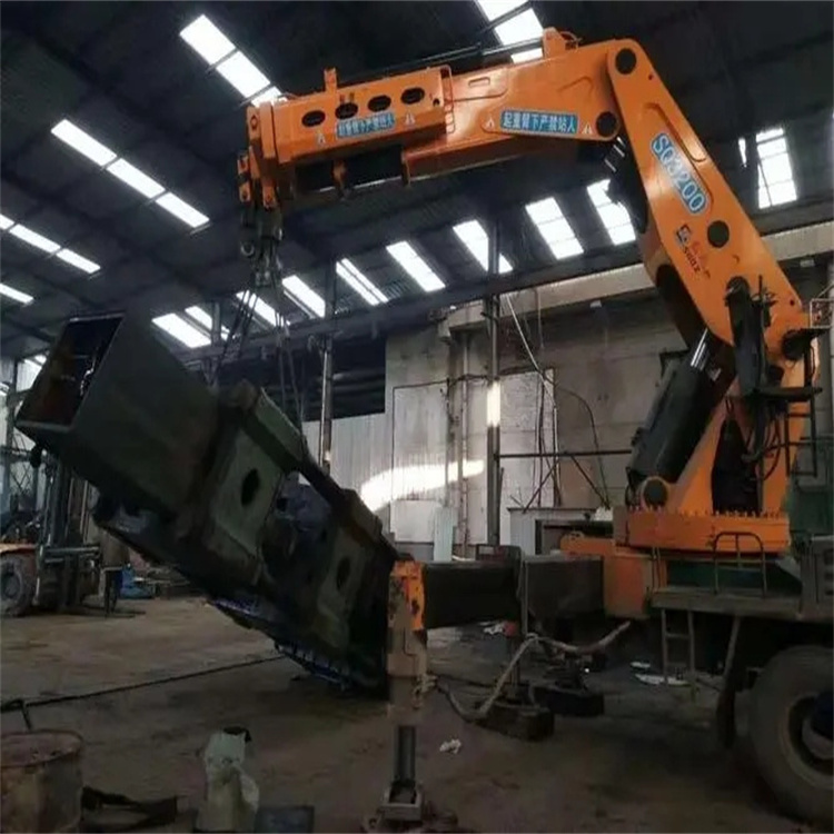 威县县130吨折臂吊车出租吊机租赁附近电话