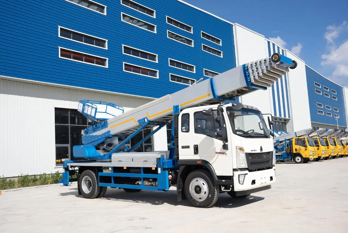 威县县出租云梯车高空作业车 建筑垃圾搬运